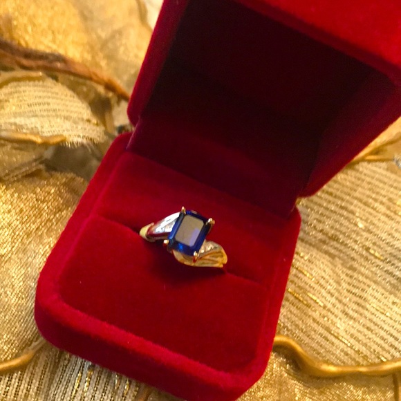 Blue Sapphire & Diamond Ring. - Picture 3 of 9